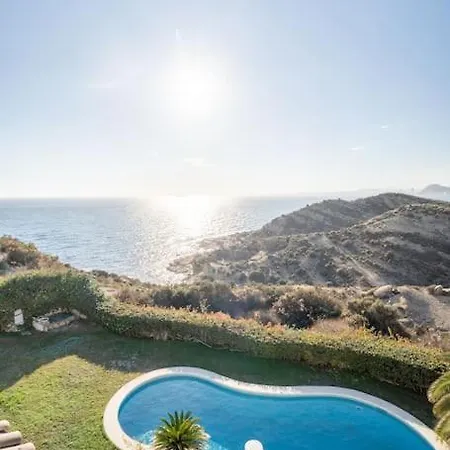 Luxury With Pool And Sea View In