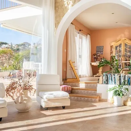 Villa Luxury With Pool And Sea View In *