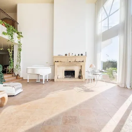 Villa Luxury With Pool And Sea View In *