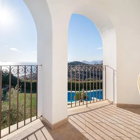 Villa Luxury With Pool And Sea View In Alicante