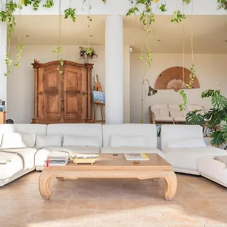 Villa Luxury With Pool And Sea View In