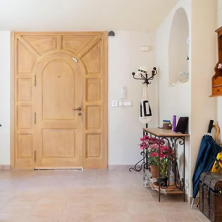 Luxury With Pool And Sea View In Villa Alicante