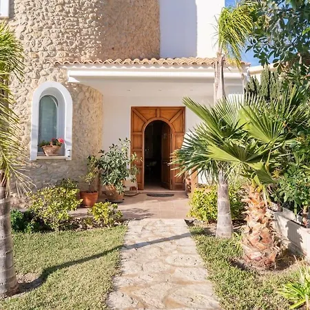 Luxury With Pool And Sea View In Villa